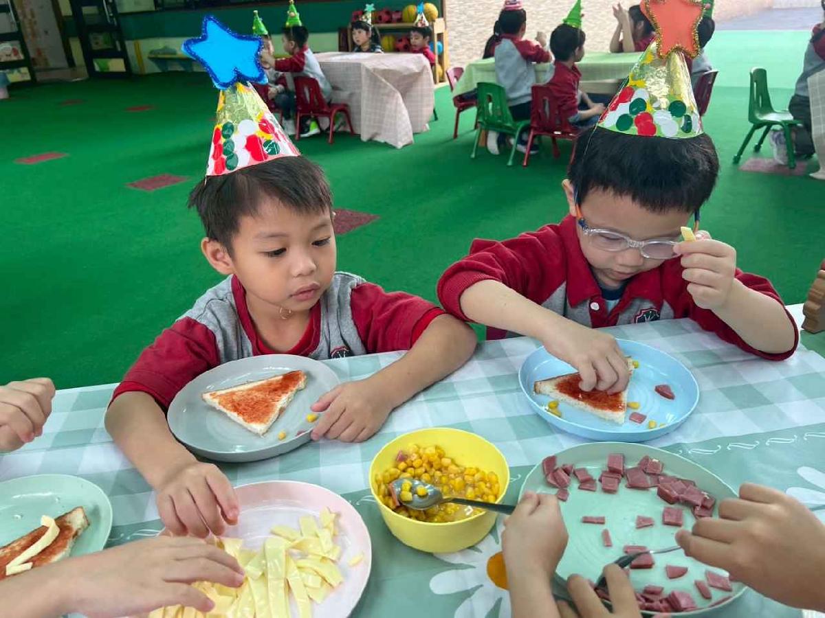 line_album_1219聖誕party_251219_34