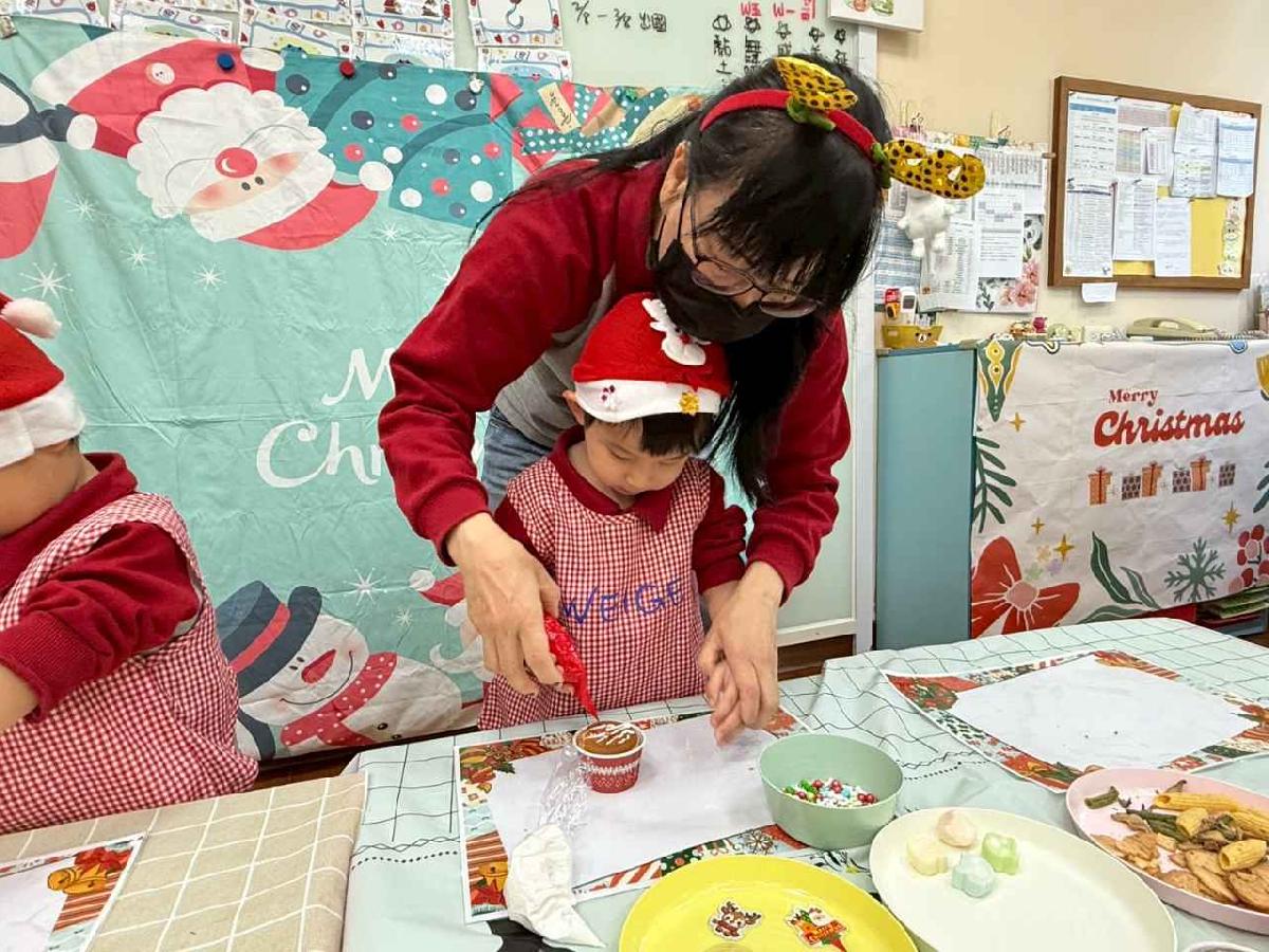 line_album_幼幼製做糖霜杯子蛋糕_251222_14