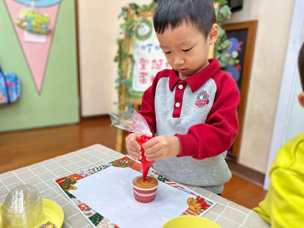 line_album_幼幼製做糖霜杯子蛋糕_251222_23