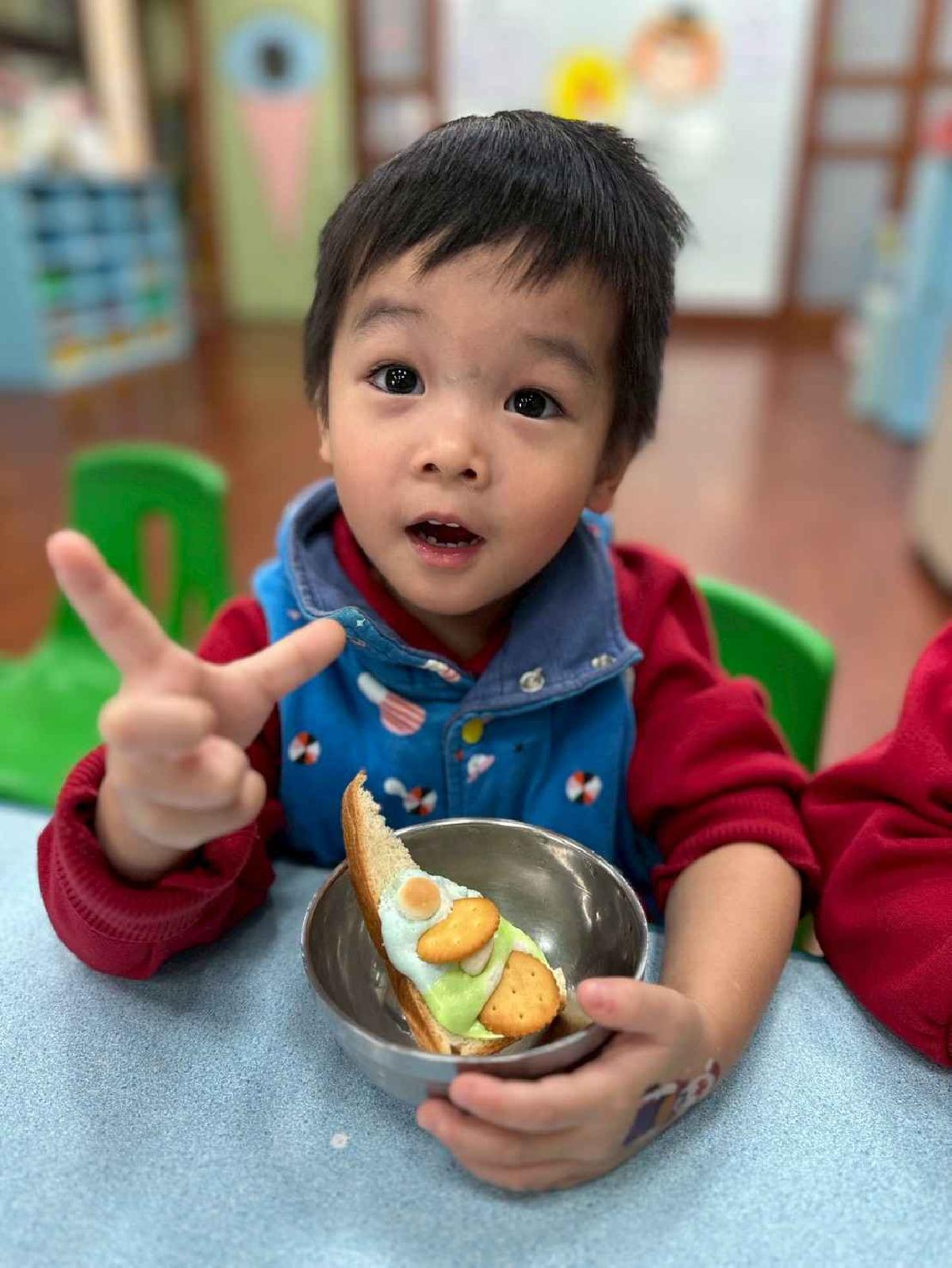 line_album_幼幼製做糖霜杯子蛋糕_251222_34