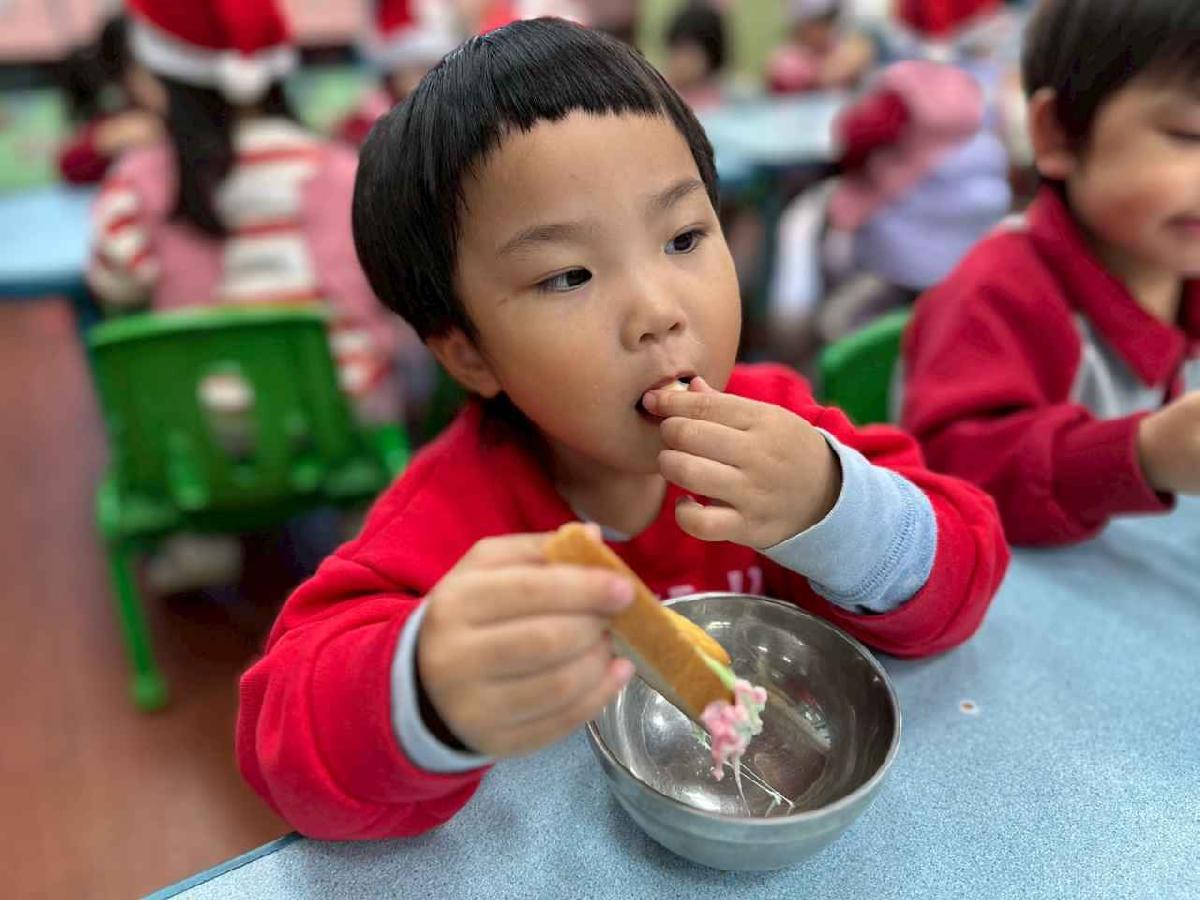 line_album_幼幼製做糖霜杯子蛋糕_251222_35