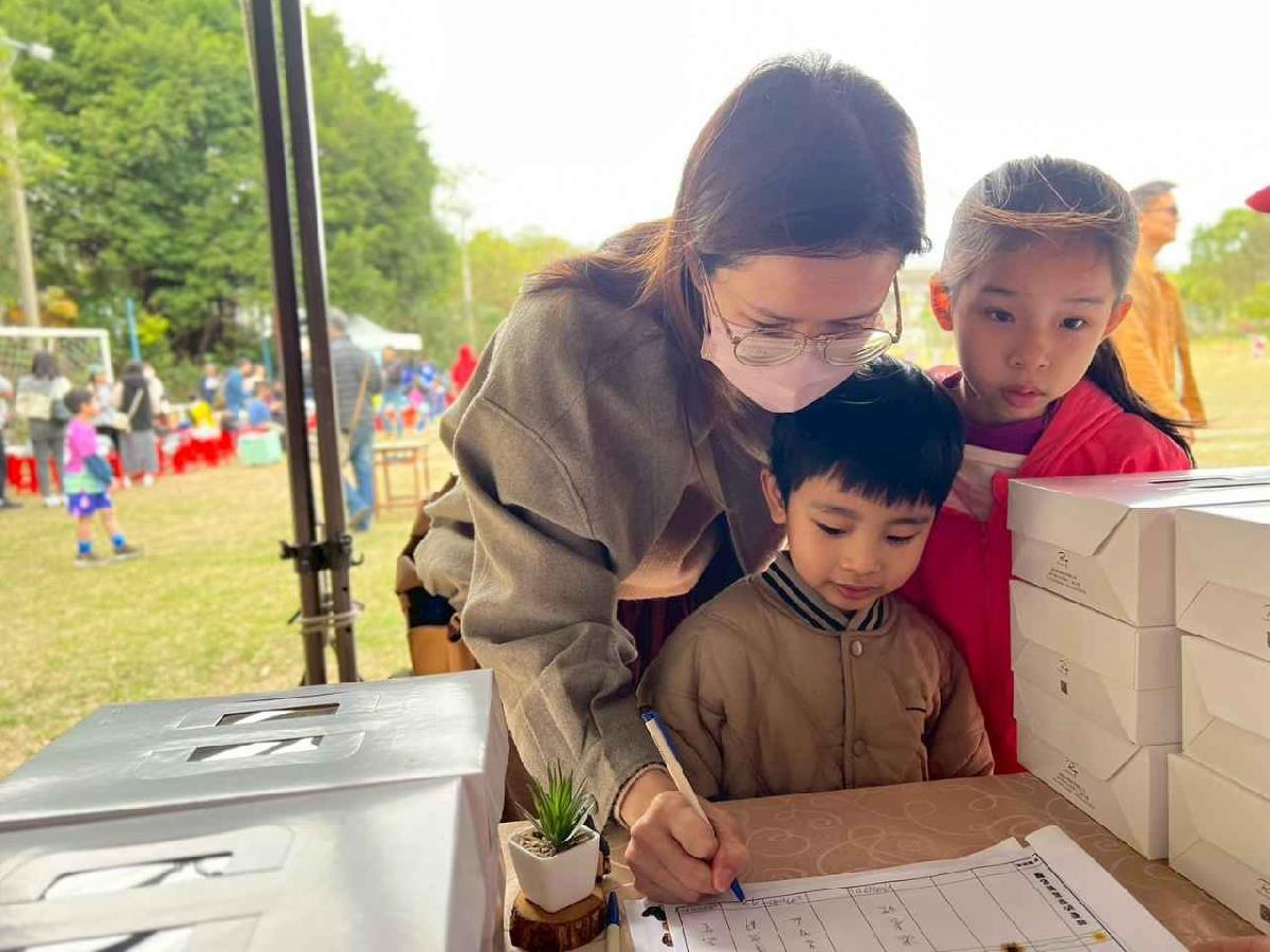 line_album_1150110草地足球小精靈_260112_129_0