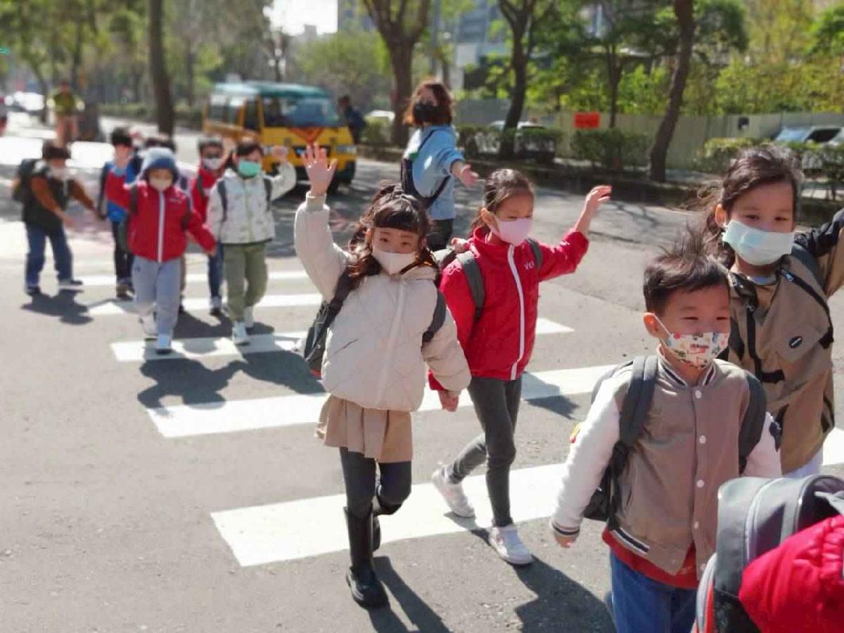 line_album_娃娃車宣導演練_260313_9