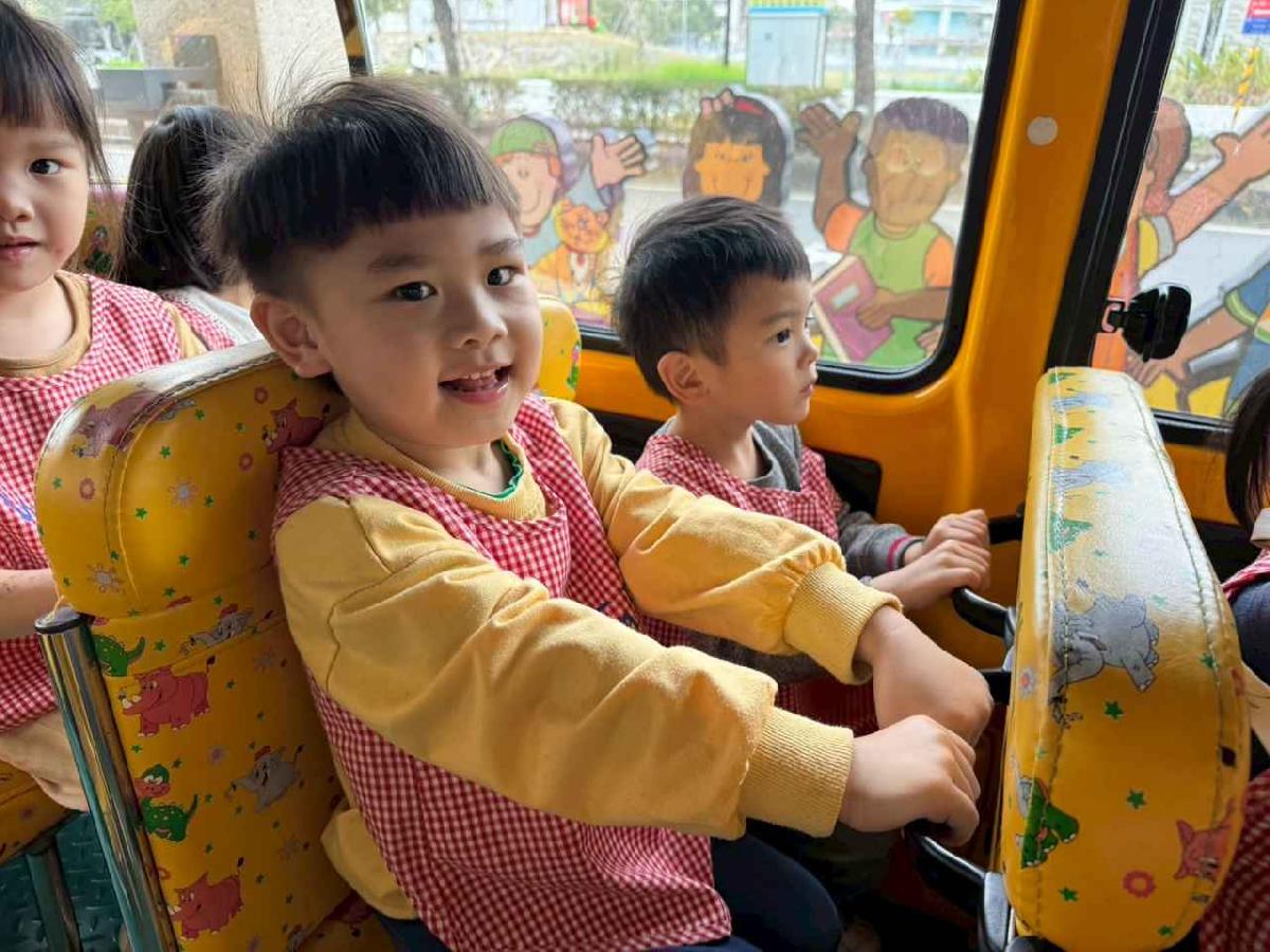 line_album_娃娃車宣導演練_260313_79