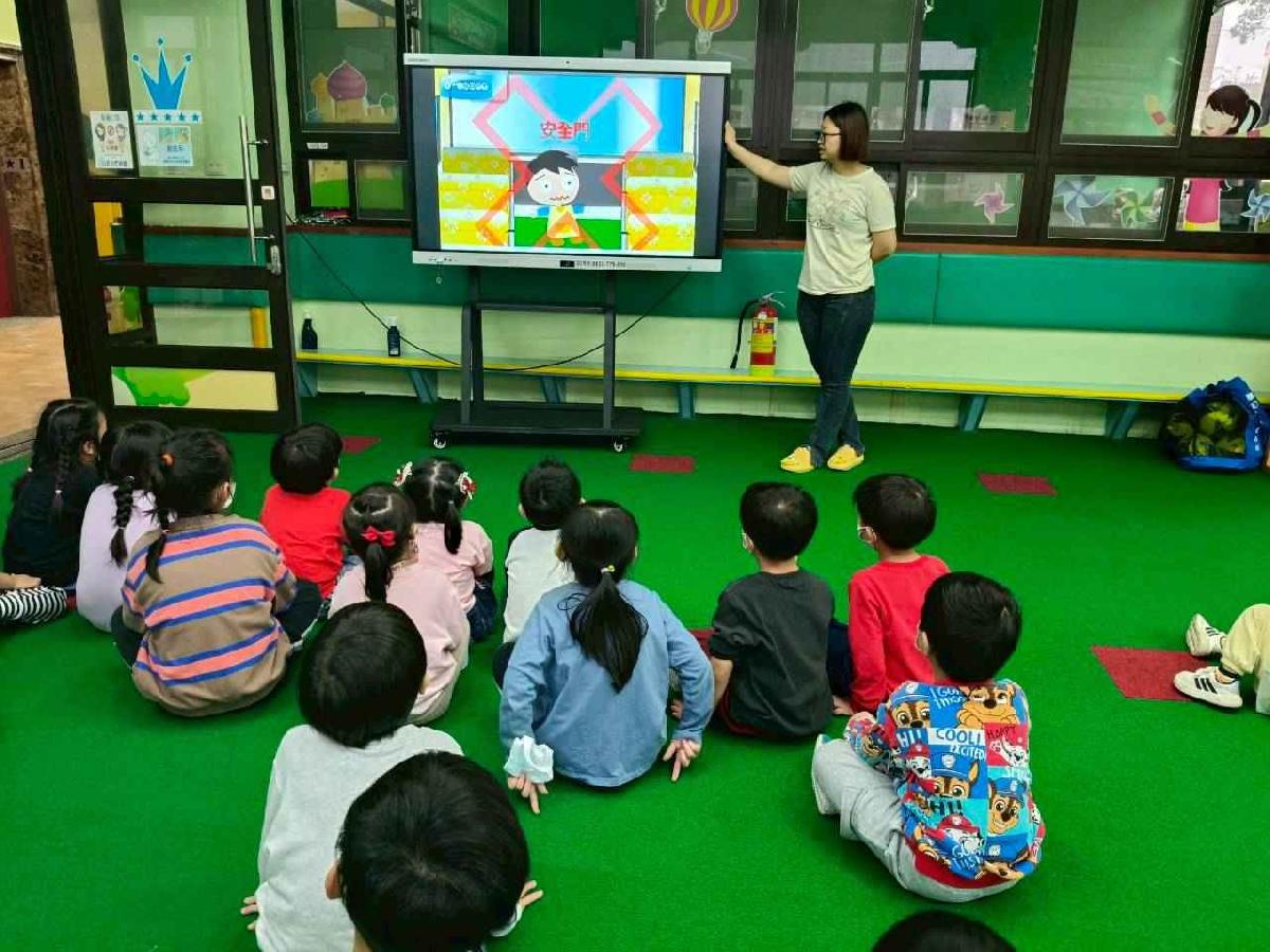 line_album_娃娃車宣導演練_260313_99