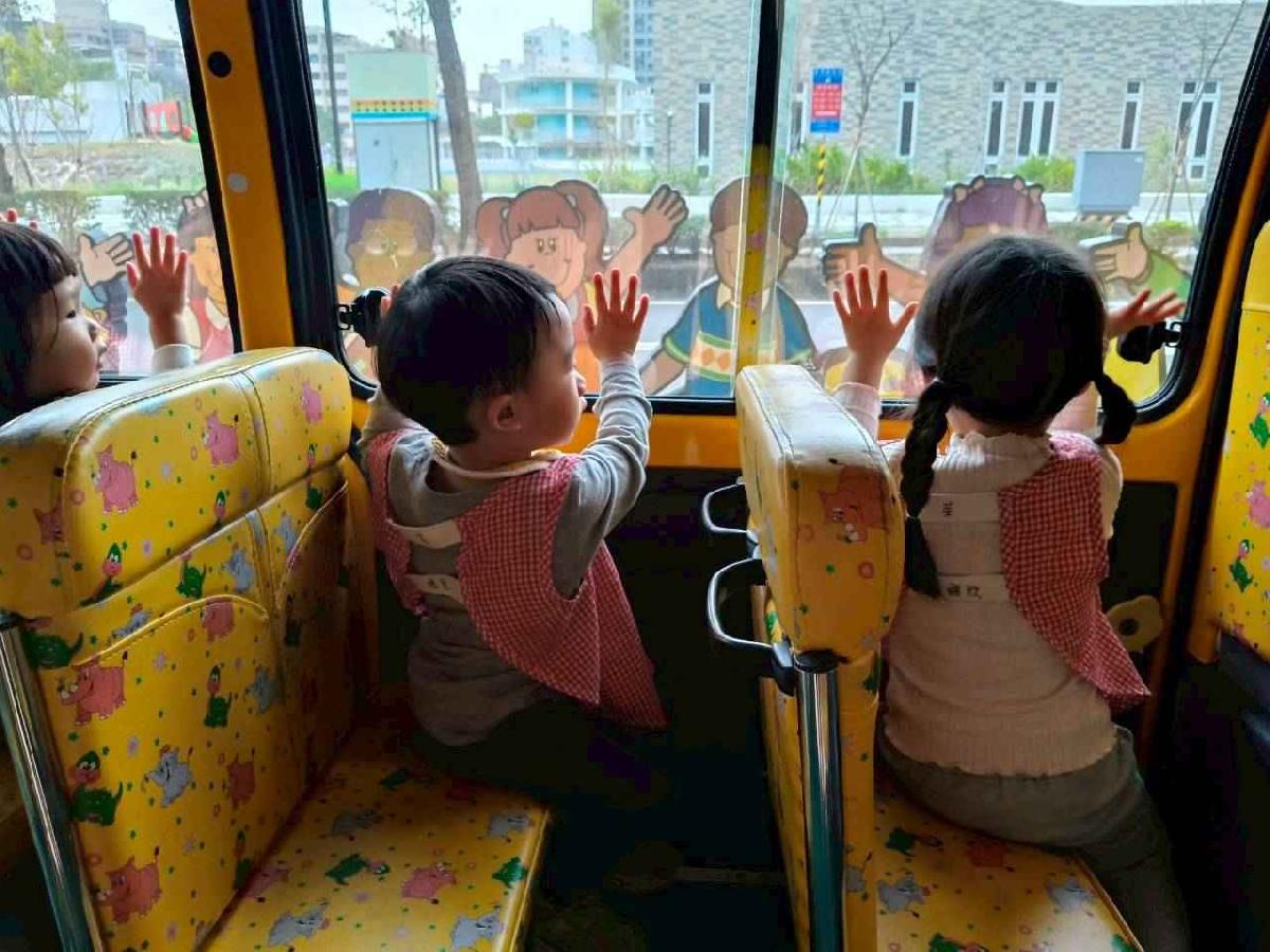 line_album_娃娃車宣導演練_260313_110